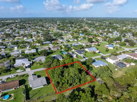 441 SE Galleon Lane Port Saint Lucie FL 34983