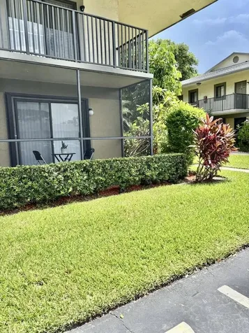 610 Trace Circle Deerfield Beach FL 33441