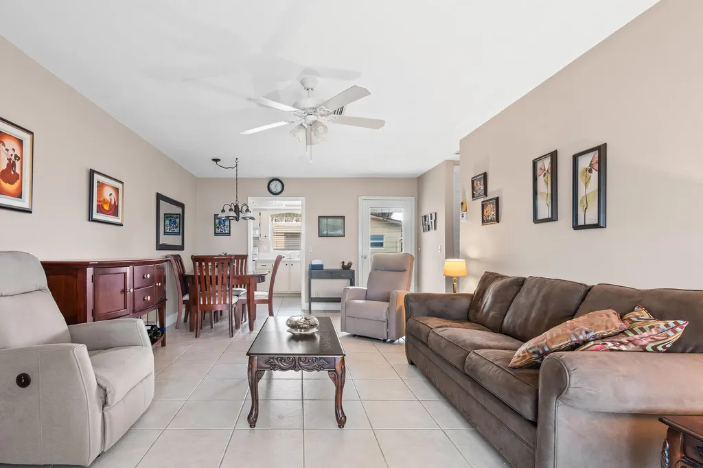 2822 Crosley Drive West Palm Beach FL 33415