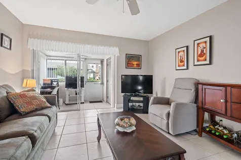 2822 Crosley Drive West Palm Beach FL 33415