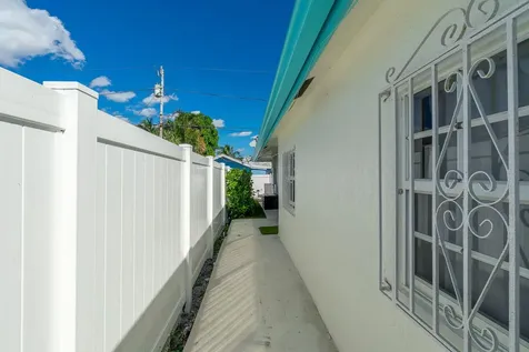 951 Green Street West Palm Beach FL 33405