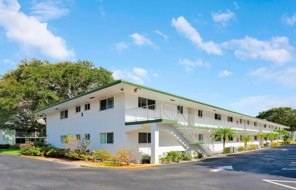 2 Westwood Avenue Tequesta FL 33469