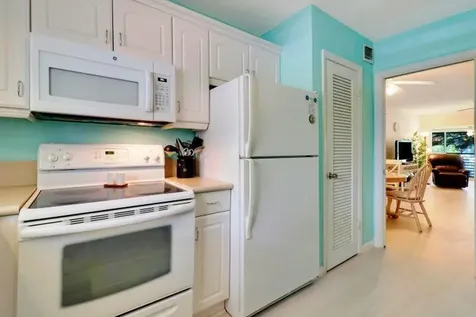 2 Westwood Avenue Tequesta FL 33469