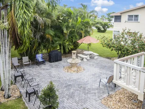 98 Bedford D West Palm Beach FL 33417