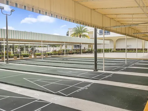 98 Bedford D West Palm Beach FL 33417