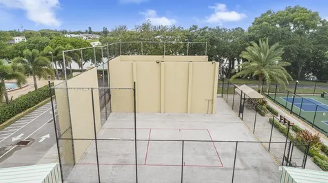 98 Bedford D West Palm Beach FL 33417