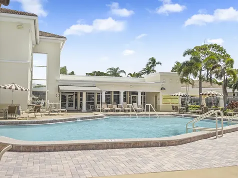 98 Bedford D West Palm Beach FL 33417