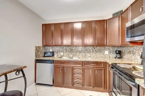 4049 Wolverton C Boca Raton FL 33434