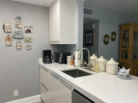 625 Normandy Delray Beach FL 33484