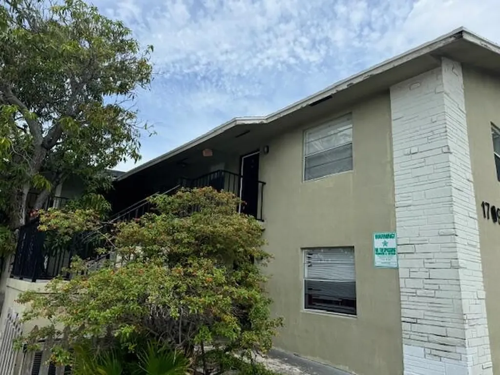 1709 S Federal Highway Lake Worth Beach FL 33460