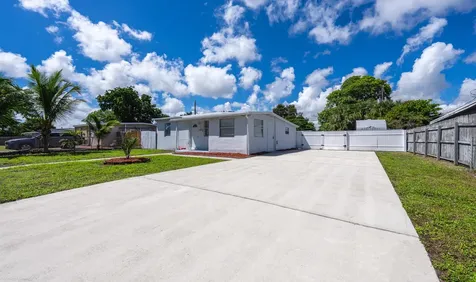 5337 Ne 17th Avenue Pompano Beach FL 33064