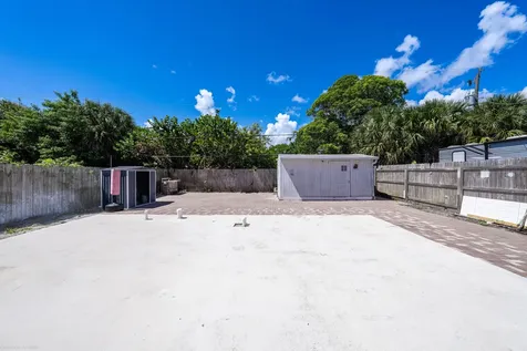 5337 Ne 17th Avenue Pompano Beach FL 33064