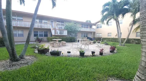 201 Coventry I West Palm Beach FL 33417