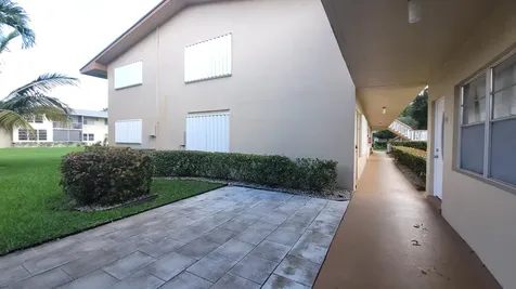 201 Coventry I West Palm Beach FL 33417