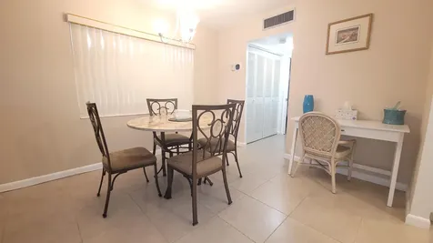 201 Coventry I West Palm Beach FL 33417