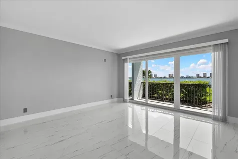 3040 Lake Shore Drive Riviera Beach FL 33404