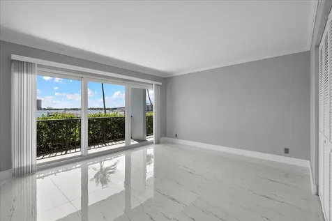 3040 Lake Shore Drive Riviera Beach FL 33404
