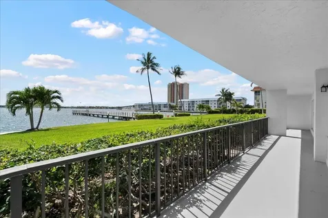 3040 Lake Shore Drive Riviera Beach FL 33404