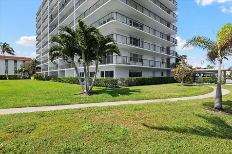 3040 Lake Shore Drive Riviera Beach FL 33404