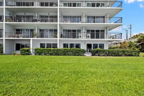 3040 Lake Shore Drive Riviera Beach FL 33404