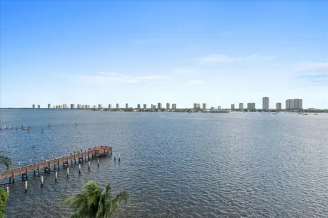 3040 Lake Shore Drive Riviera Beach FL 33404