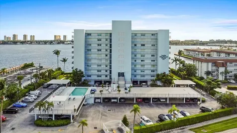 3040 Lake Shore Drive Riviera Beach FL 33404