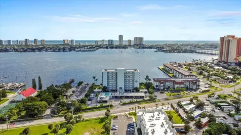 3040 Lake Shore Drive Riviera Beach FL 33404