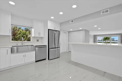 3040 Lake Shore Drive Riviera Beach FL 33404