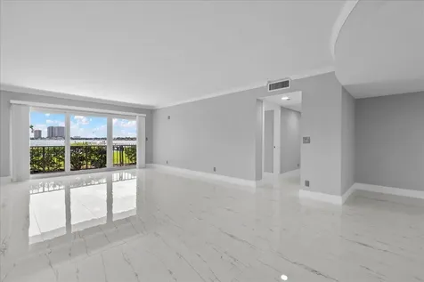 3040 Lake Shore Drive Riviera Beach FL 33404