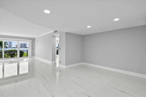 3040 Lake Shore Drive Riviera Beach FL 33404