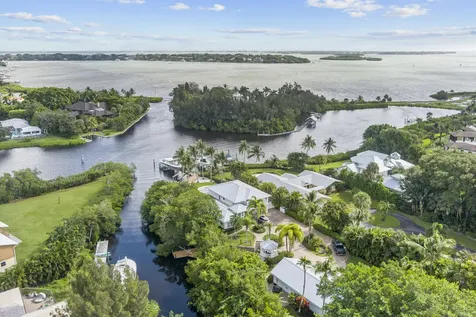 2897 Se Saint Lucie Boulevard Stuart FL 34997