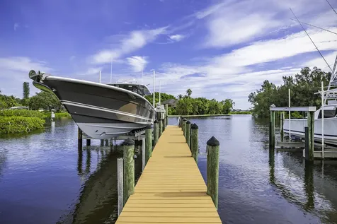 2897 Se Saint Lucie Boulevard Stuart FL 34997