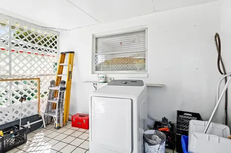 6809 Nw 75th Street Tamarac FL 33321
