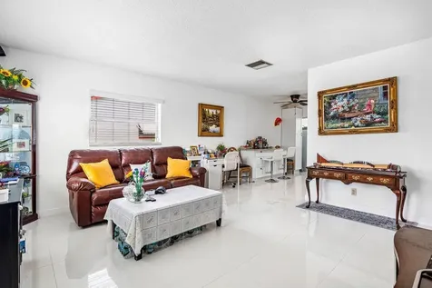 6809 Nw 75th Street Tamarac FL 33321