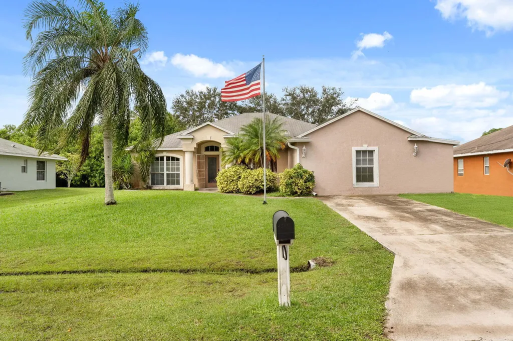 1874 Sw Gemini Lane Port Saint Lucie FL 34984