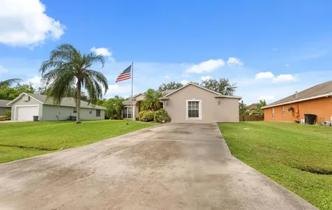 1874 Sw Gemini Lane Port Saint Lucie FL 34984