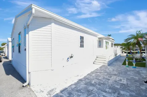 211 S Heron Drive Briny Breezes FL 33435
