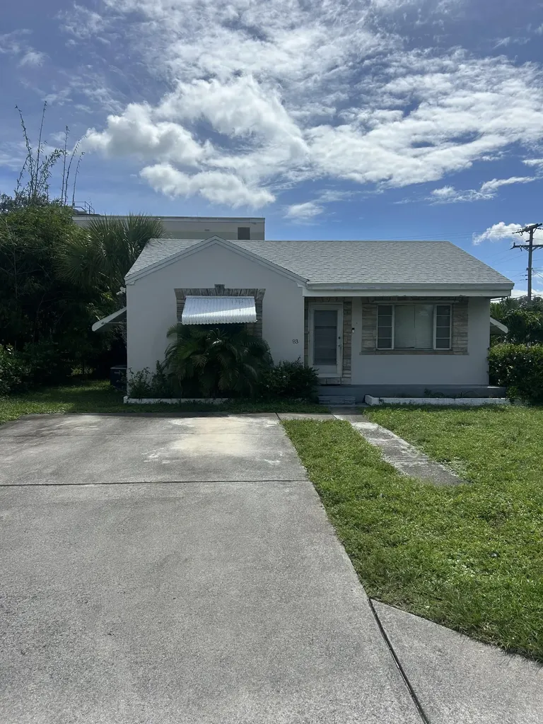 83 W 37th Street Riviera Beach FL 33404