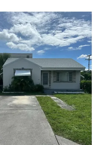 83 W 37th Street Riviera Beach FL 33404