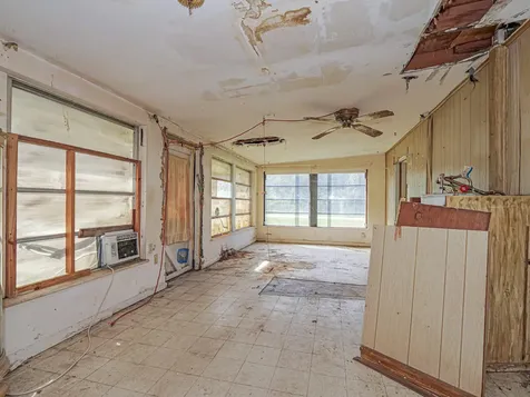 2448 1st Court Vero Beach FL 32962
