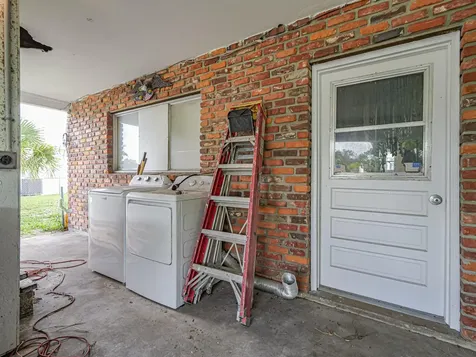 2448 1st Court Vero Beach FL 32962