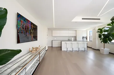 605 Lincoln Road Miami Beach FL 33139