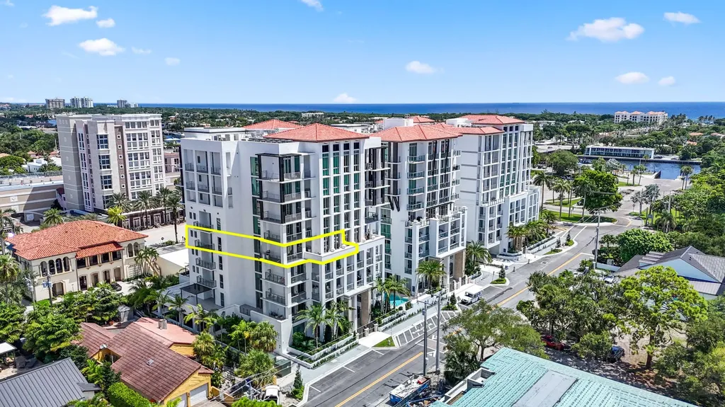 475 E Royal Palm Road Boca Raton FL 33432