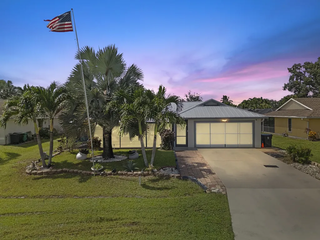 2456 Se Blackhorse Street Port Saint Lucie FL 34984