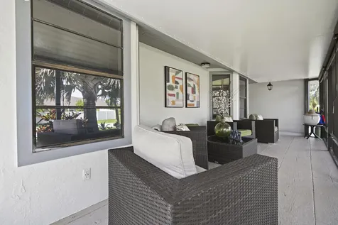 2456 Se Blackhorse Street Port Saint Lucie FL 34984