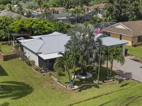 2456 Se Blackhorse Street Port Saint Lucie FL 34984