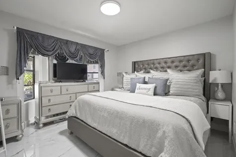 2456 Se Blackhorse Street Port Saint Lucie FL 34984