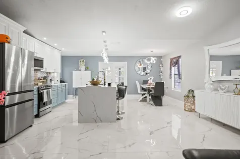 2456 Se Blackhorse Street Port Saint Lucie FL 34984