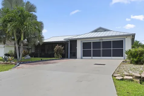 2456 Se Blackhorse Street Port Saint Lucie FL 34984