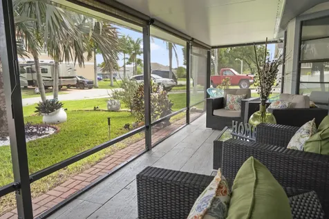 2456 Se Blackhorse Street Port Saint Lucie FL 34984
